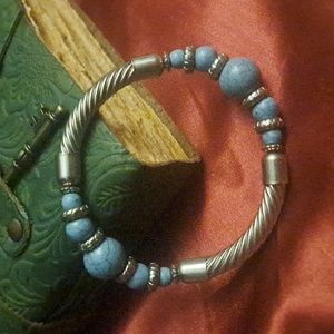 Plastic bead and metal bracelet